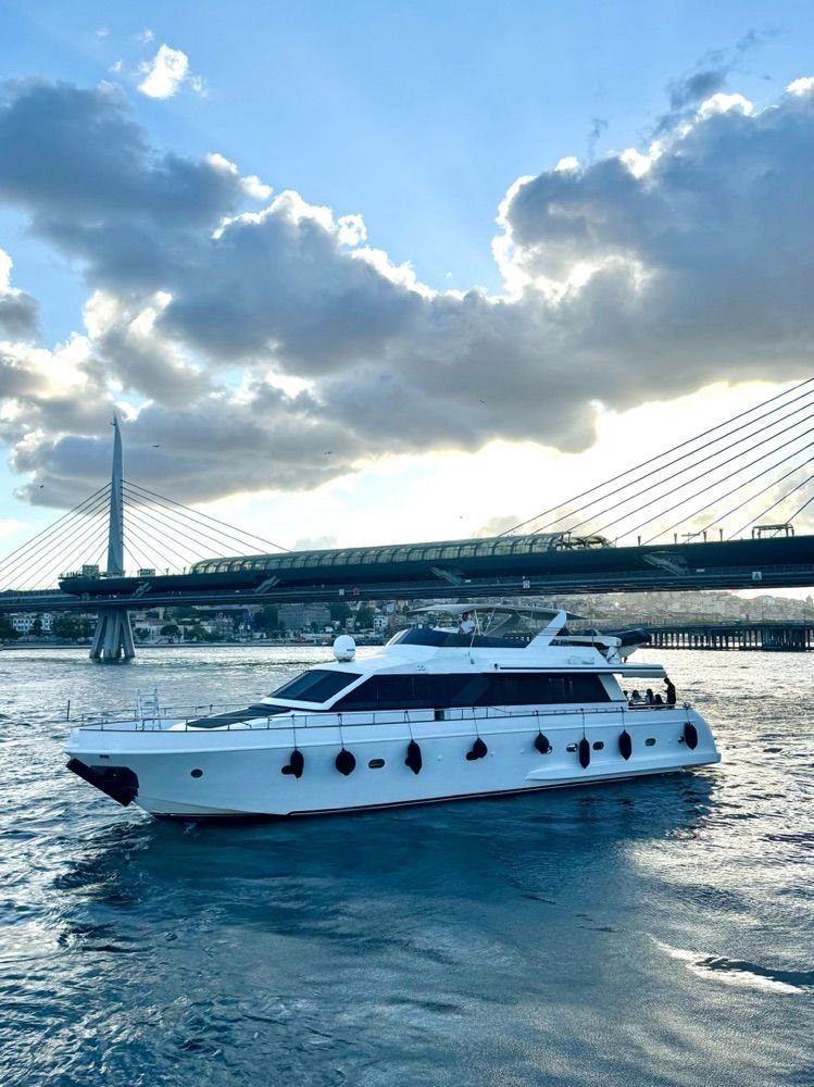 Motoryacht 26 m 1