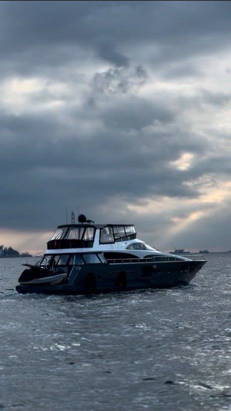Luxury Motoryacht 26 m 3