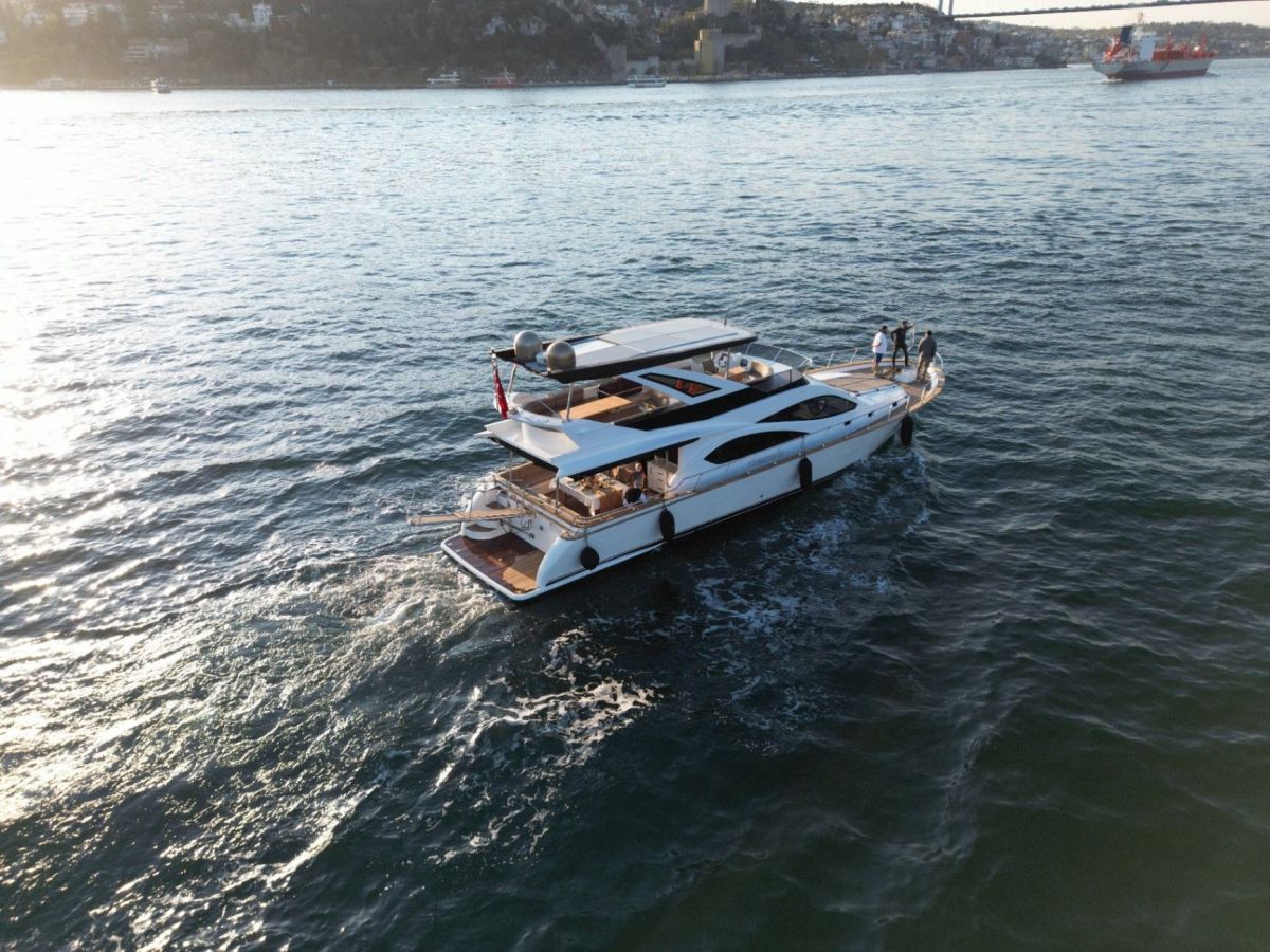 Luxury Motoryacht 22 m 3