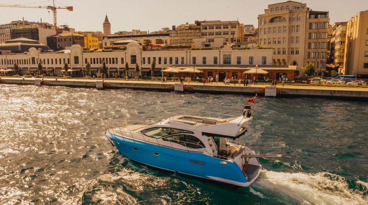 Luxury Motoryacht 14 m 1