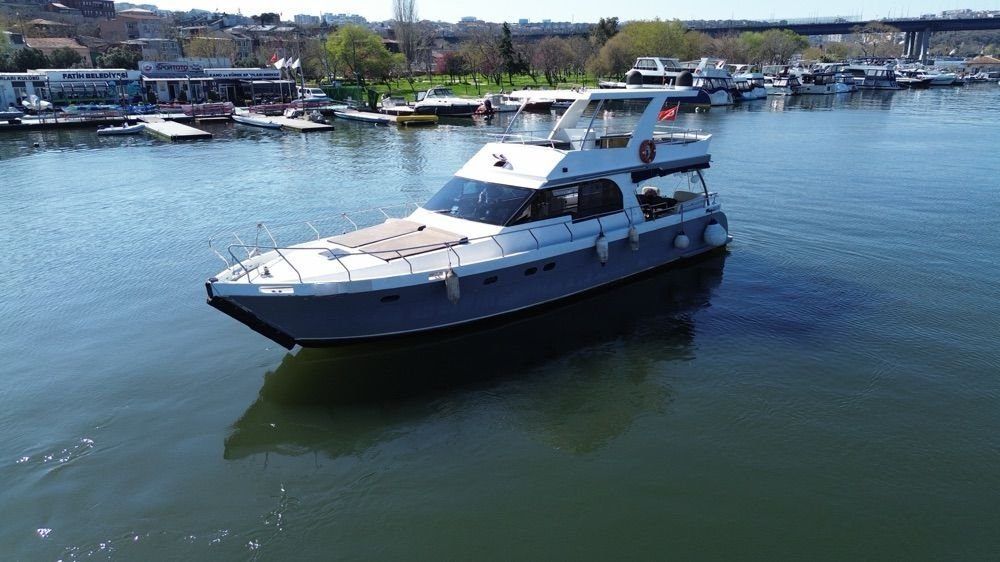 Motoryacht 16 m 1