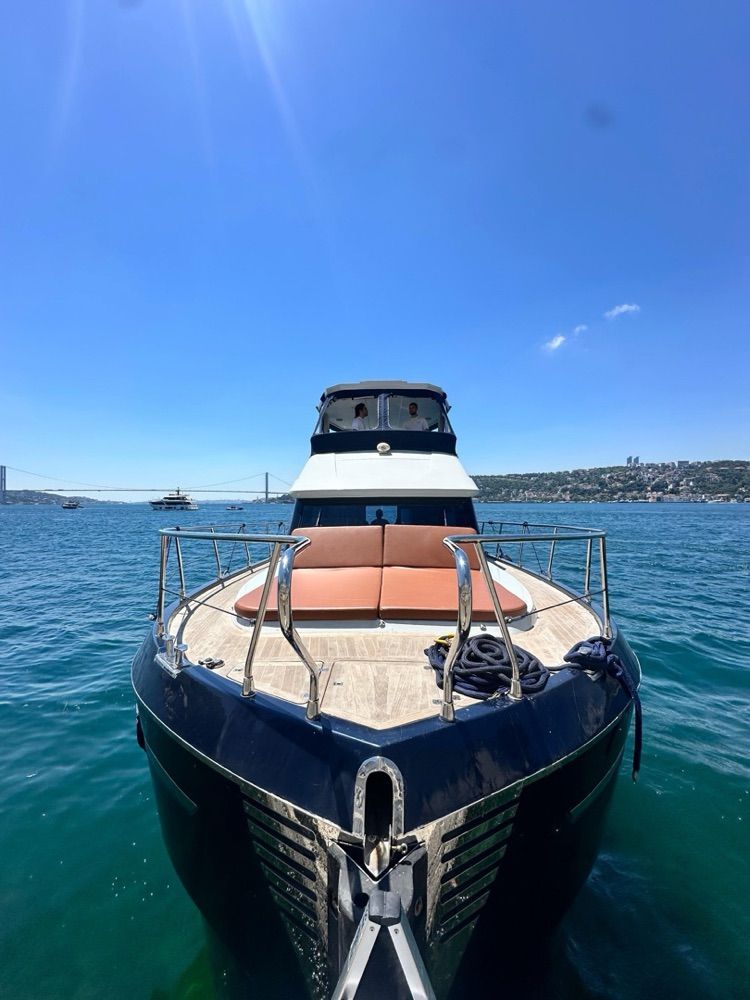 Motoryacht 14 m 2