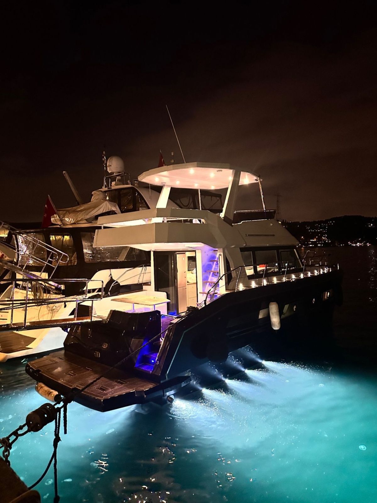 Motoryacht 14 m 1