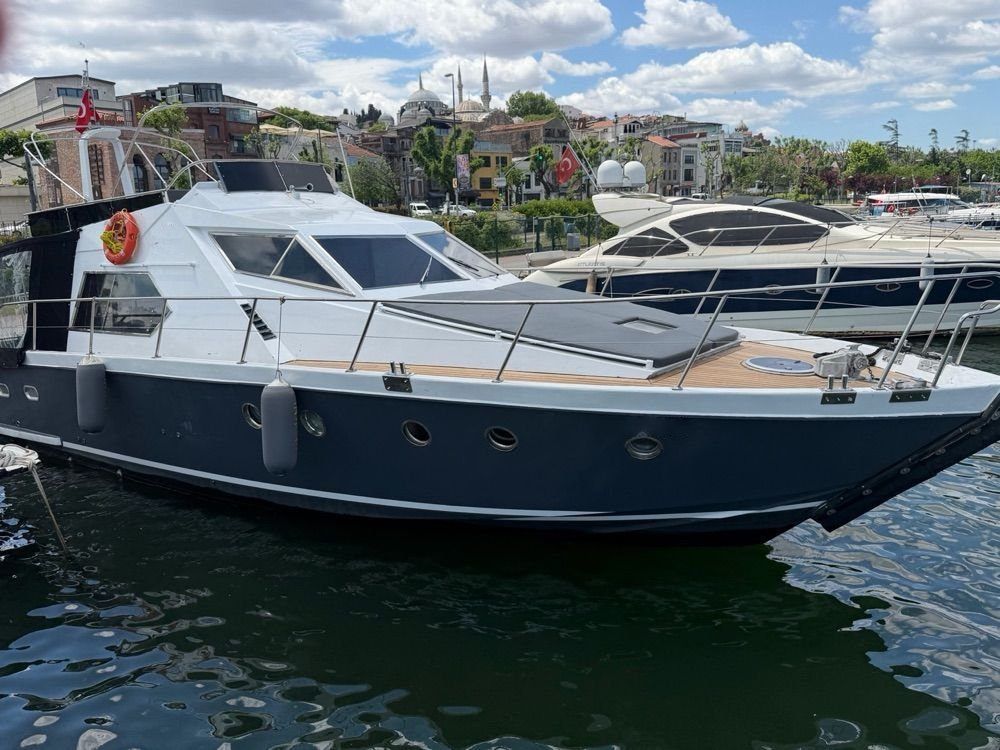 Motoryacht 13 m 3